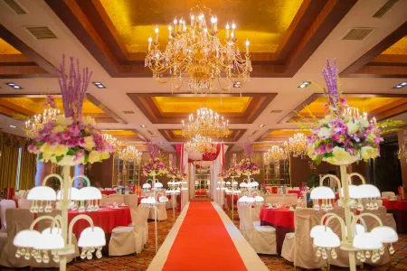 Binyue Hotel (East Building) Отели рядом с достопримечательностью «Department of Physical Education， Inner Mongolia Agricultural University»