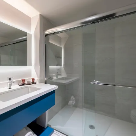 La Jolla Cove Suites