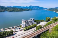 英德凝碧灣江景民宿 清遠市連樟村碧道-清幽竹林附近的飯店