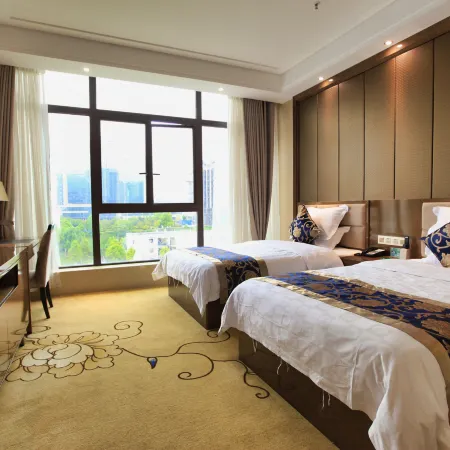 Lakeside Hotel