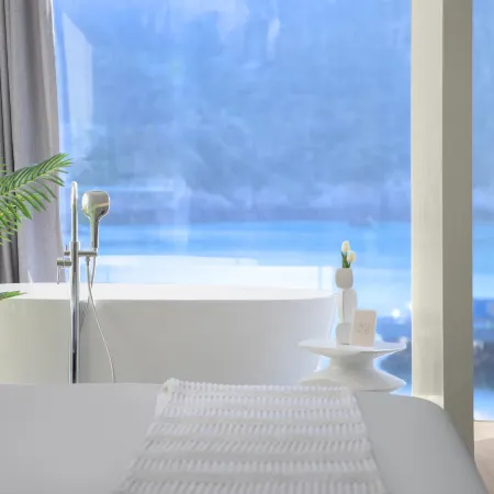 Xunzhao Vivian · Sunset Scenic Apartment