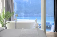 Xunzhao Vivian · Sunset Scenic Apartment