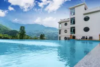 Martial Arts Mountain Tang's Tour - Rooftop Pools