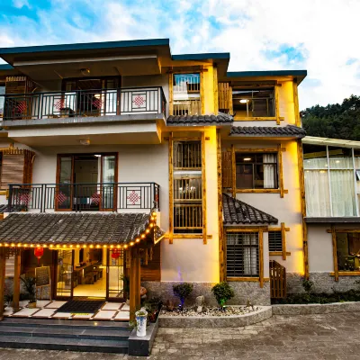 Zhangjiajie perch tree house Hotels near Pipaxi