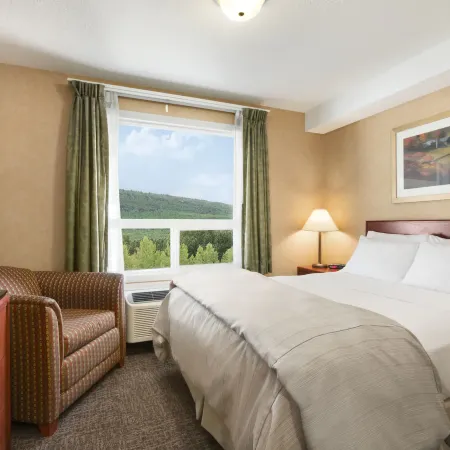 Days Inn & Suites by Wyndham Cochrane