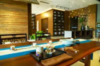 Floral Hotel Shuxiang Yunyin Hotel (Taoyangli Branch, People's Square, Jingdezhen)