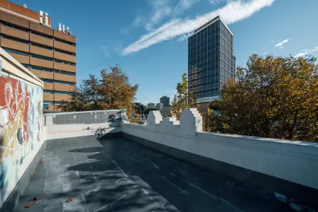 Cozy M Hotel Отели в г. Woolloomooloo