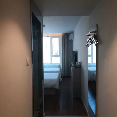 HUATing Hotel (Dehui Renmin Street)