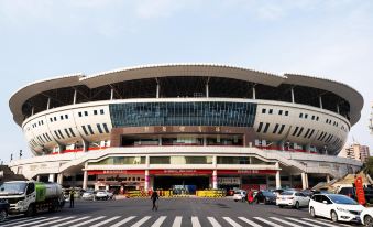 Xingyu LOFT Hotel (Changsha Wuyi Square IFS International Financial Center)