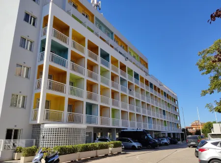 Hotel Roma Tor Vergata Отели рядом с достопримечательностью «Римский университет Тор Вергата»