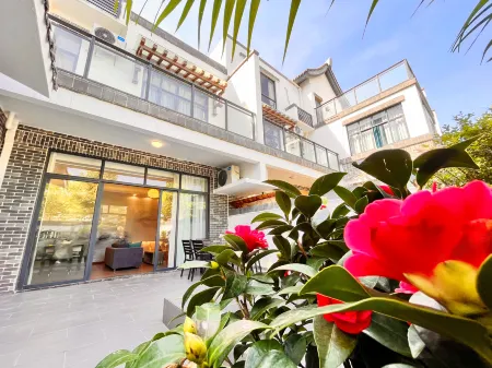 Aoyuan Chocolate Kingdom Villa Prince Hot Spring Resort