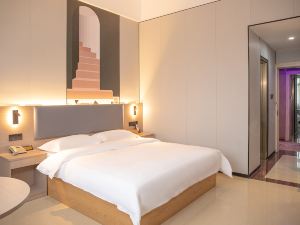 Yihai Boutique Hotel (Guangzhou Baiyun Railway Station Shijing Branch)