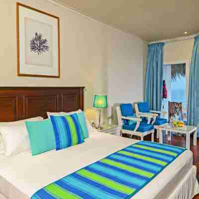 Adaaran Club Rannalhi with All-Inclusive Rooms
