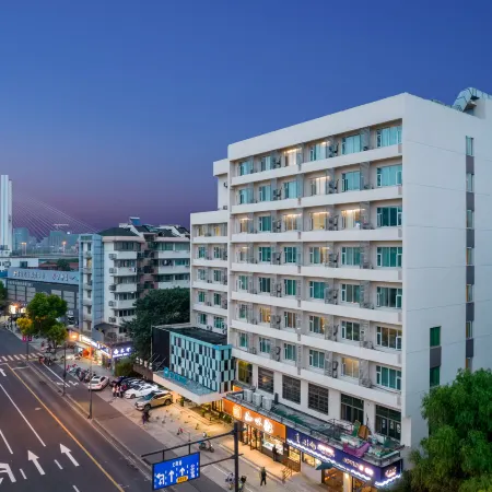 HanTing Hotel (Hangzhou West Lake Cultural Plaza Zhaohui Road) Отели рядом с достопримечательностью «Городской больница в нижнем городке, Чжэнчжоу»