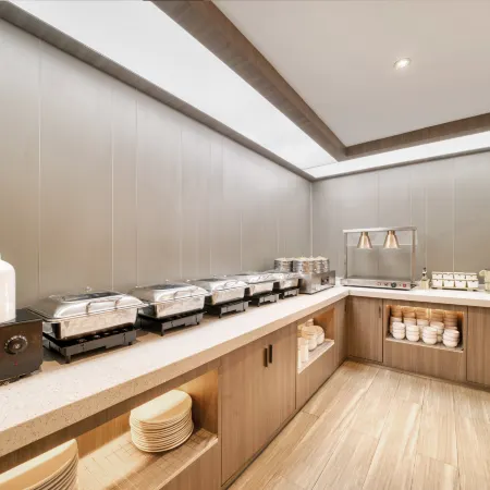 HanTing Hotel (Hangzhou West Lake Cultural Plaza Zhaohui Road) Отели рядом с достопримечательностью «Городской больница в нижнем городке, Чжэнчжоу»