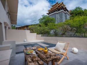 Shangri-la Designer Homestay without Summer