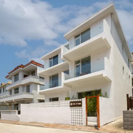 Floral Hotel· Xixia Qingye Hotel(Grape Beach Beach Branch)
