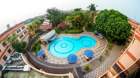 Asuka Hotel MM2100 Industrial Town Отели рядом с достопримечательностью «Bonecom Tricom Mm2100»