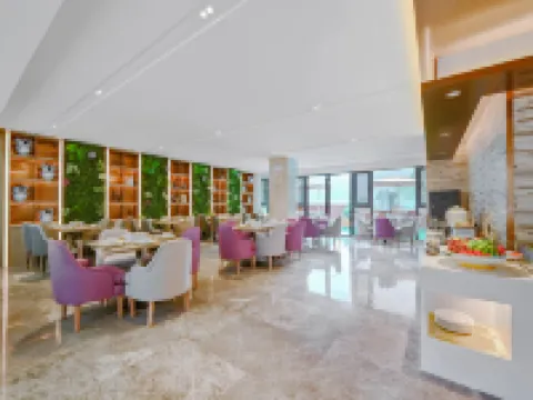 Lavande Hotel (Nujiang Gongshan Cikai Shimen Road) Hotel di Gongshan