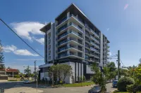Peninsular Gold Coast Hotels near Surfers Paradise Beach