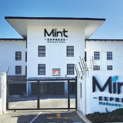 MINT Express Melrose View Hotels near Zoo Lake