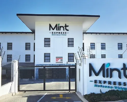 MINT Express Melrose View Hotels near Rosebank