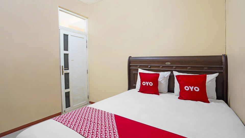 OYO 91743 Choirul Residence