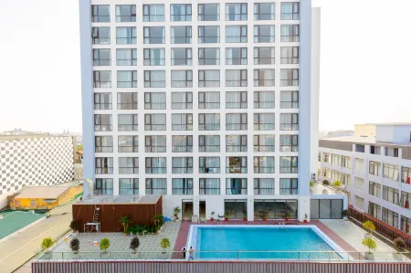 Hung Vuong Hotel Отели в г. Монгкай