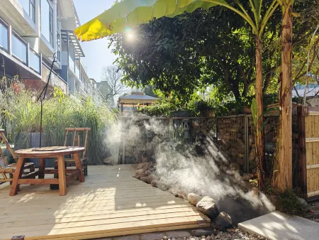 Jinyun Photography Theme Inn (Xiandu Scenic Area Branch) Отели рядом с достопримечательностью «Zhutan Mountain»