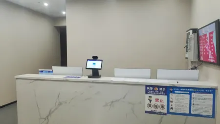 Ru Jia Huayi Hotel (Linying Dongfang International Yizhou City) Отели рядом со станцией Linying Railway Station