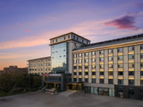 ハンプトンbyヒルトンホテル 泰安泰山天外村 泰安のホテル