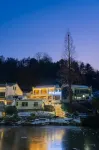 Floral Hotel · Jiuhua Mountain and Tingfengyin Hotel