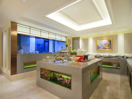 Vienna Hotel (Wuzhi Heshuo Avenue) Отели рядом с достопримечательностью «Huanghe Jiaotong University (Shangde Campus)»