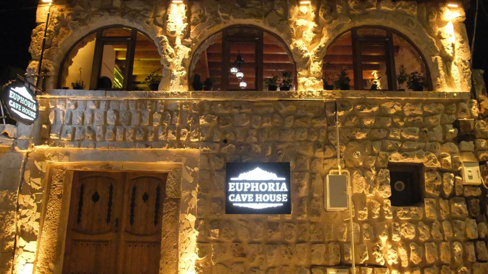 Euphoria Cave House