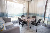 Dark rain drenches fine residential accommodation - พร้อมอาหารเช้า