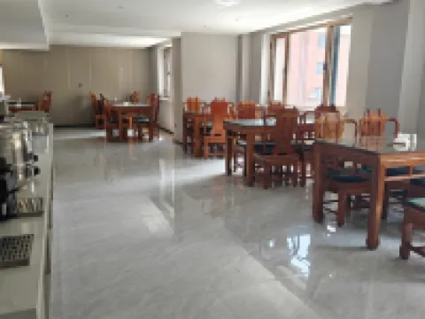 Super 8 Select Hotel (Bayi Road, Shanghai New High-speed Railway Station) Hotel a Fuxin