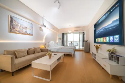 LeDing Hotel (Zhengzhou Erqi Square David City Branch) Hotels near Block B, Times Square, Ginza