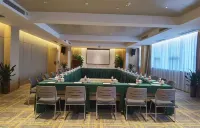 Vienna Hotel (Longli County High-speed Rail North Station) Hotels in Longli