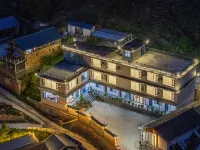 Huotiaoxia Town Horse Gang Station Hotels near Hutiao Stone