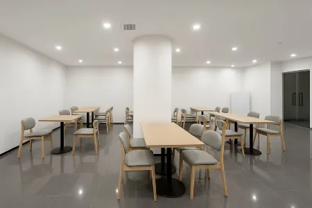 Yunduomei Hotel (Hongdu Avenue Central Revolutionary Base Area History Museum Branch) Отели рядом с достопримечательностью «PRC Cradle Tourism Area»