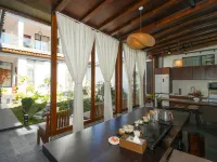 Yuying Pavilion - Designer Homestay (Weishan Ancient Town Branch) فنادق في ويشان