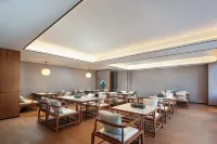 Moshang Qingya Hot Spring Hotel (Tengchong Main Urban Area Wenxing Building)