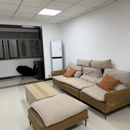 Warm Wind Home Female-Only Youth Hostel (Wuyi Square Branch)