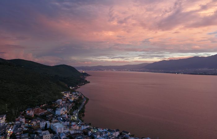 Yuchu Yunman SeaView | Full-View Hillside Designer Resort (Erhai Wenbi Village)