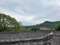 Hejia Dyeingfang Inn (Yuzhong Ancient City Branch) - Mountain view