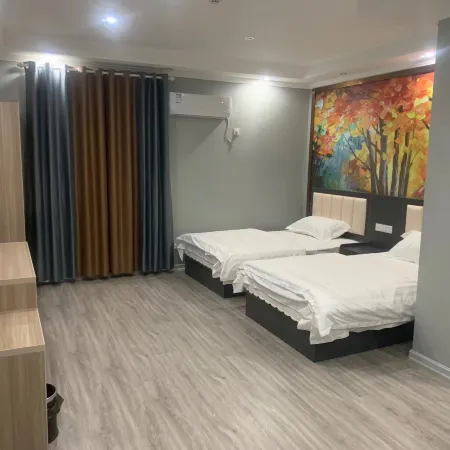 Xiaogan Business Hotel on Sunday