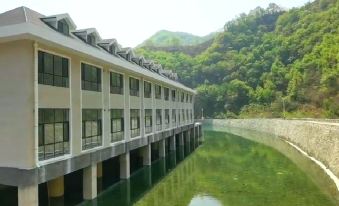 Xinglong Chenyun Xiyin Hotel