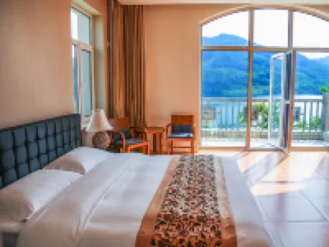 Maple Leaf Hotel Kuandian Overbridge Hotels in Kuandian