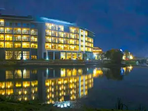 Lijiang ancient city Zangyuan snow mountain view hotel (big water wheel shop)