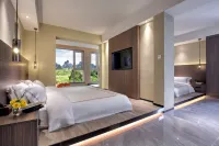 Yangshuo Water Riverview Villa (Yangshuo Impression Liu Sanjie Scenic Area)
